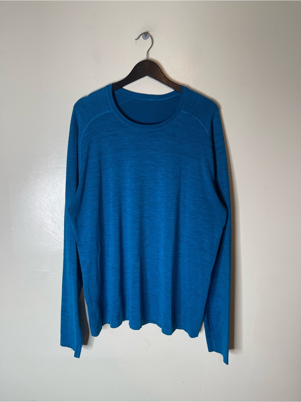 Lululemon tech long sleeve shirt size 2XL Mens